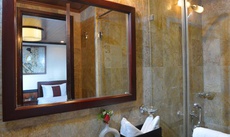 Phòng tắm tại Oasis Bay Classic Cruises